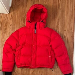 Aritzia TNA Super Puff Shorty Jacket Red Small